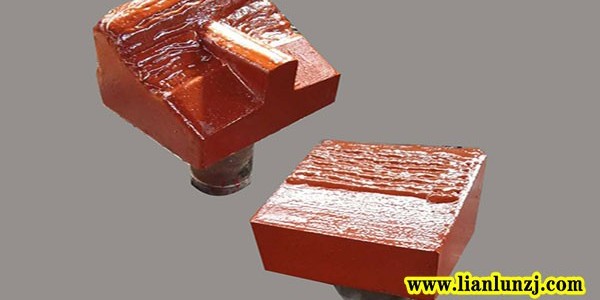 <i style='color:red'>19p04-16</i>破碎機(jī)錘頭磨損原來(lái)是由這些因素引起的？